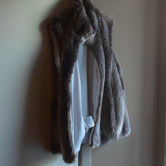Kristen Blake faux fur vest large - Picture 8 of 8
